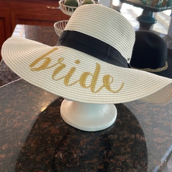 C&C exclusive Accessories - C&C EXCLUSIVES straw BRIDE HAT